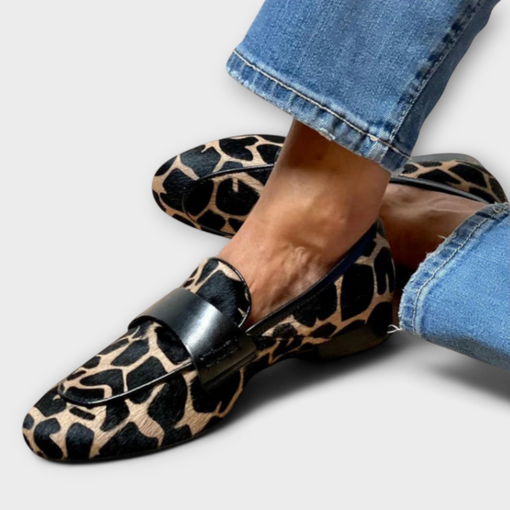 Leopard Print Contrast-Trim Slippers
