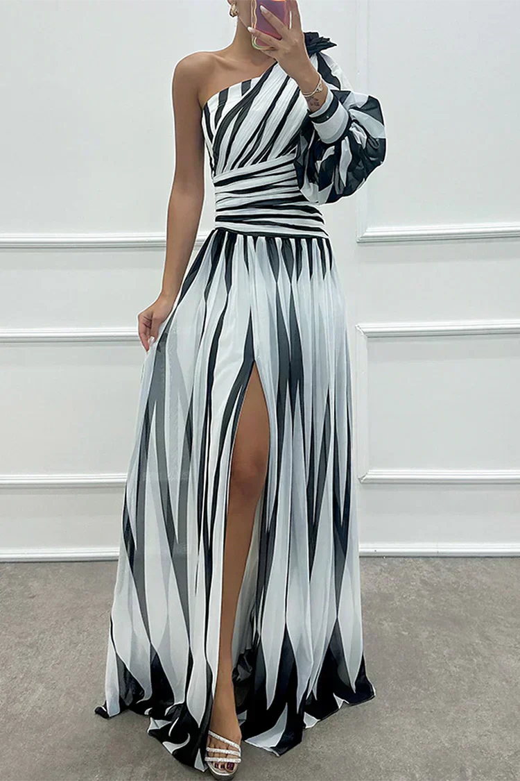 Hazel™ | Elegant Striped Maxi Dress with Off-Shoulder Design