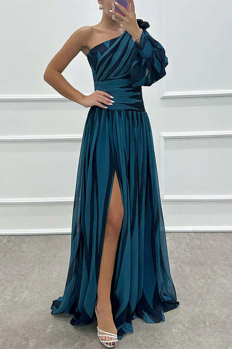 Hazel™ | Elegant Striped Maxi Dress with Off-Shoulder Design