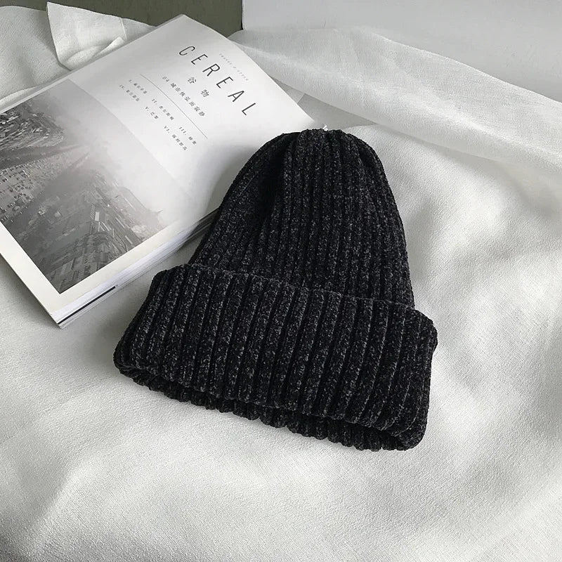 Men’s Soft Chenille Knitted Beanie – Ribbed Cuffed Warm Winter Hat for Everyday Cold-Weather Wear