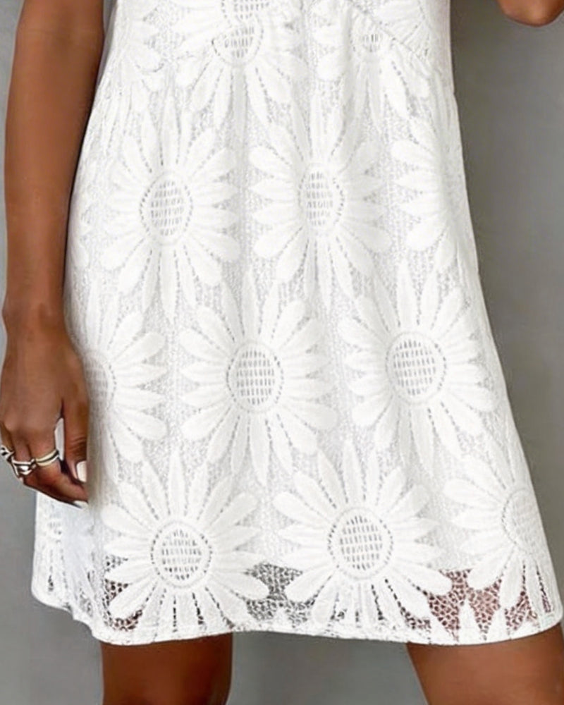 Daisy Lace V-Neck Short Sleeve Dress