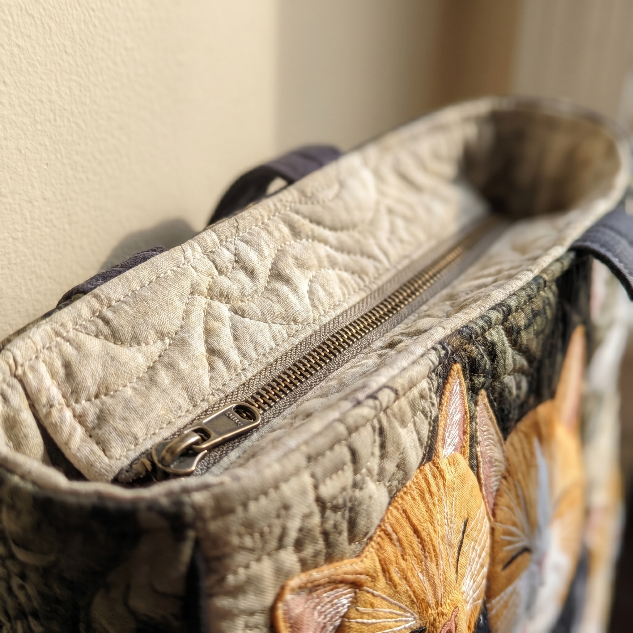 Artisanal Quilted Bag - Sleeping Kittens