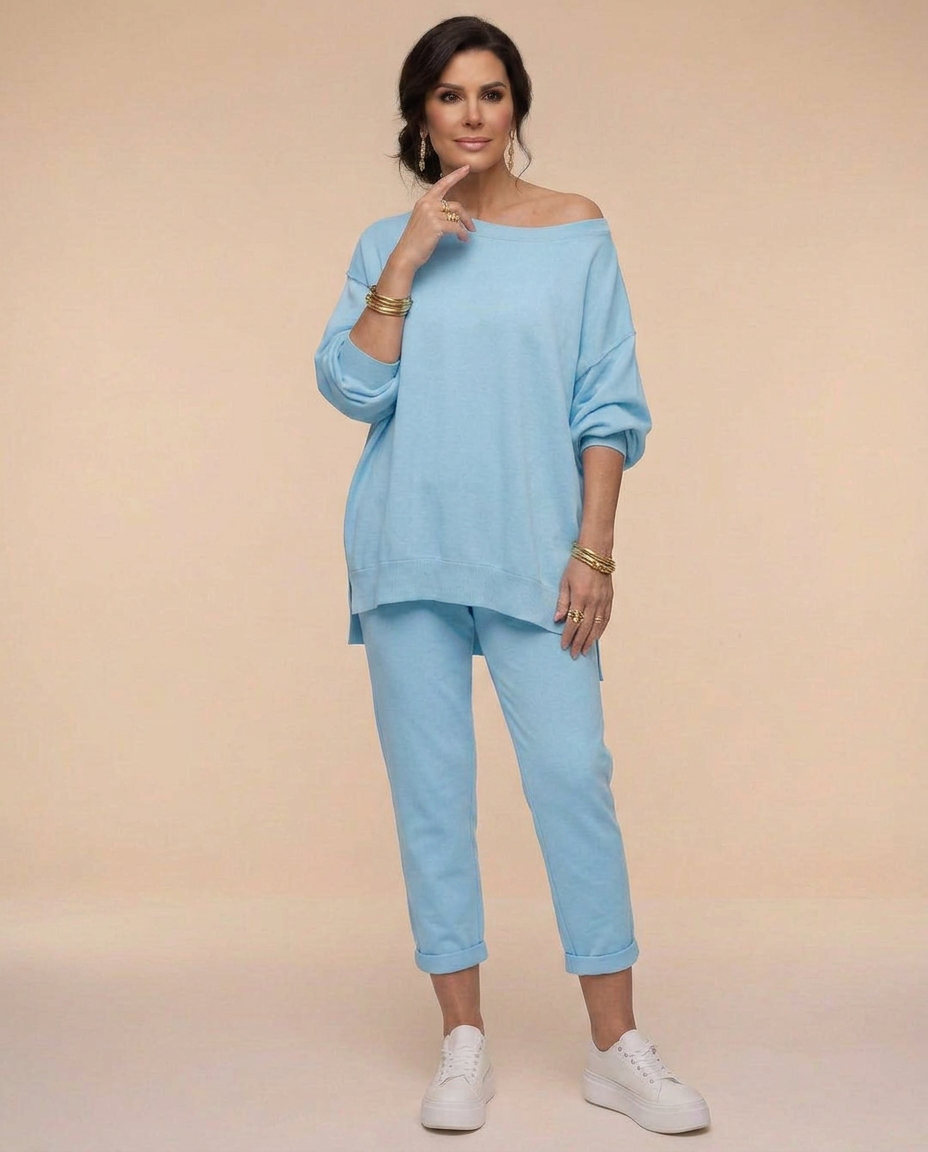 Almira | The Lounge Set