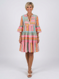 Maelle | Geometric Print V-Neck Tiered Dress in Knee-Length