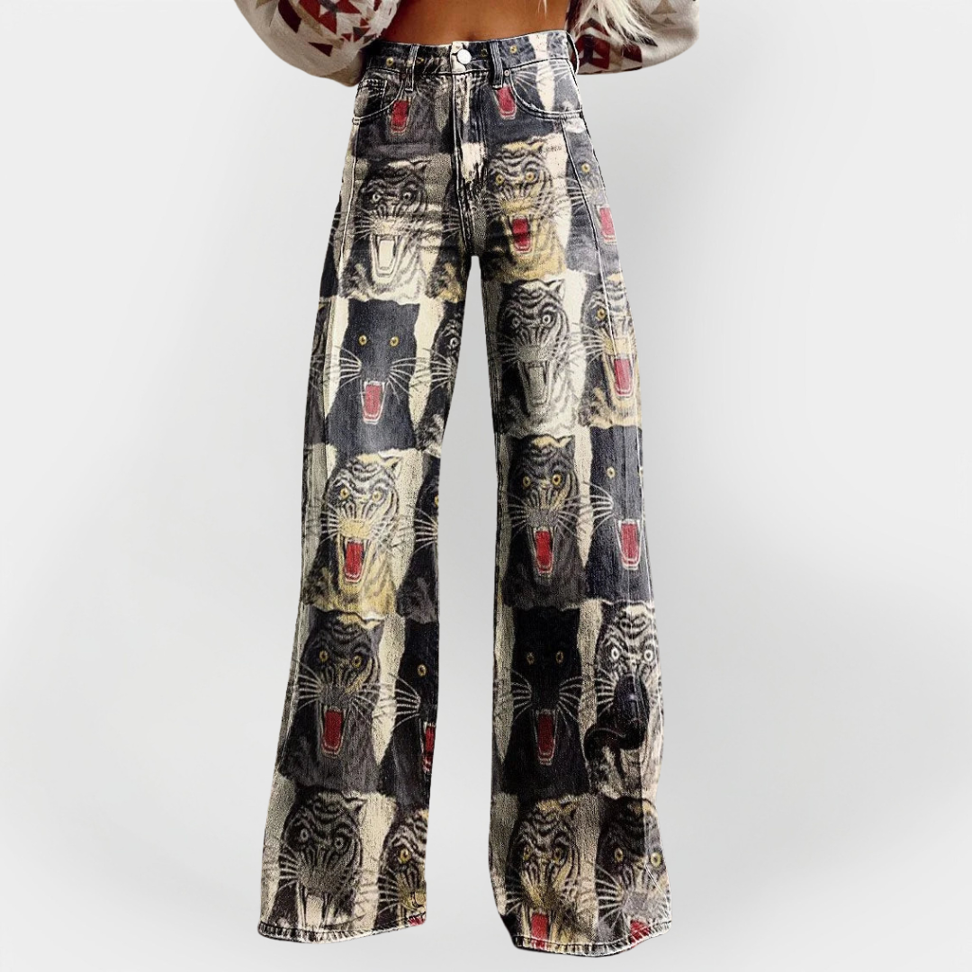 Fashionable wide-leg jeans with a comfortable fit