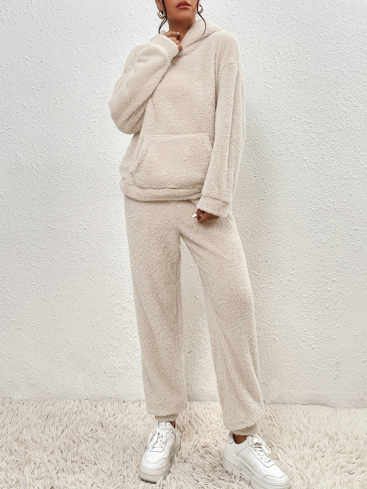 Women’s Teddy Fleece Two-Piece Lounge Set – Soft Hooded Long-Sleeve Top and Relaxed Trouser Outfit for Cosy Autumn Winter Everyday Wear