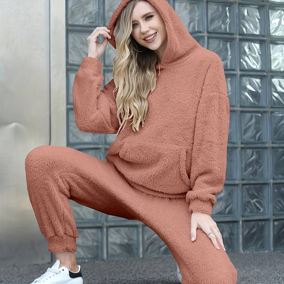 Women’s Teddy Fleece Two-Piece Lounge Set – Soft Hooded Long-Sleeve Top and Relaxed Trouser Outfit for Cosy Autumn Winter Everyday Wear