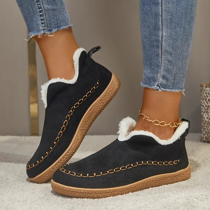 Women's Warm Faux Fur-Lined Slip-On Ankle Boots with Moccasin Stitching and Textured Rubber Sole – Cosy Casual Winter Walking Shoes for Comfortable Everyday Wear and Outdoor Outings