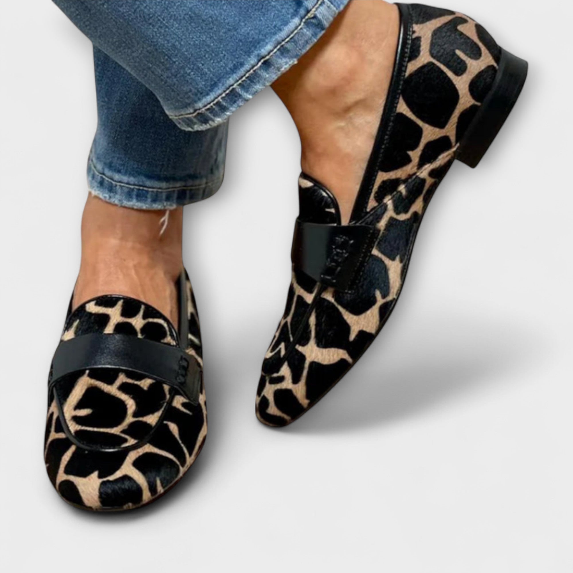 Leopard Print Contrast-Trim Slippers