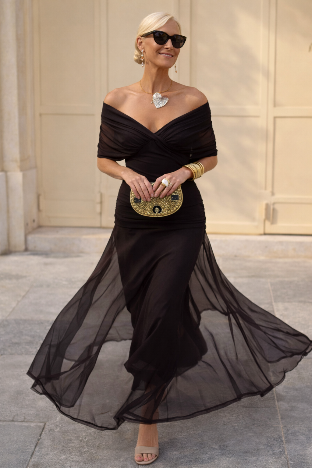 Elegant maxi dress for party with sweetheart neckline