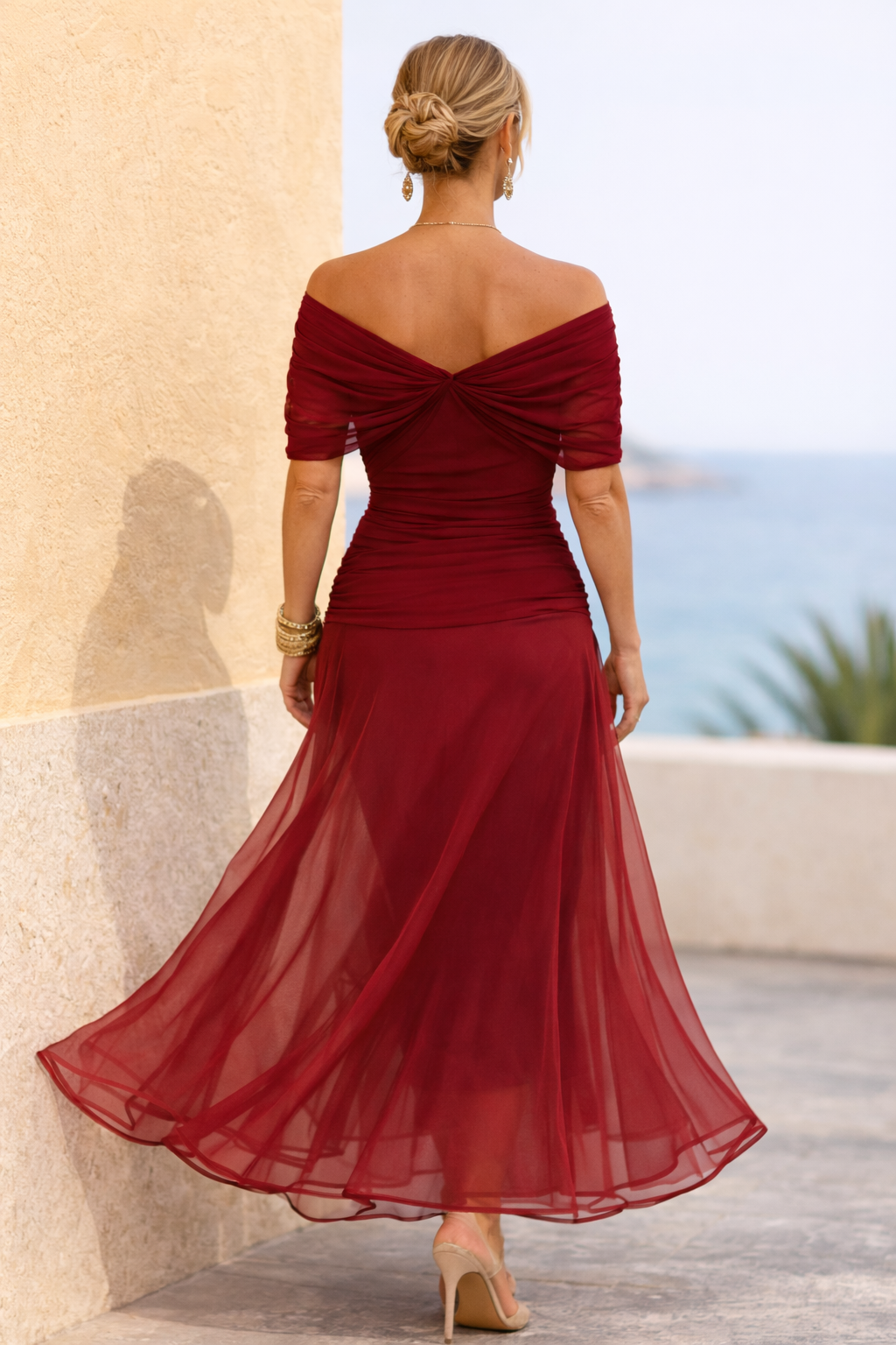 Elegant maxi dress for party with sweetheart neckline