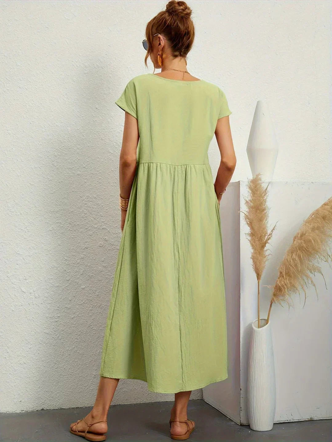 Gabrielle | Timeless Elegant Midi Dress