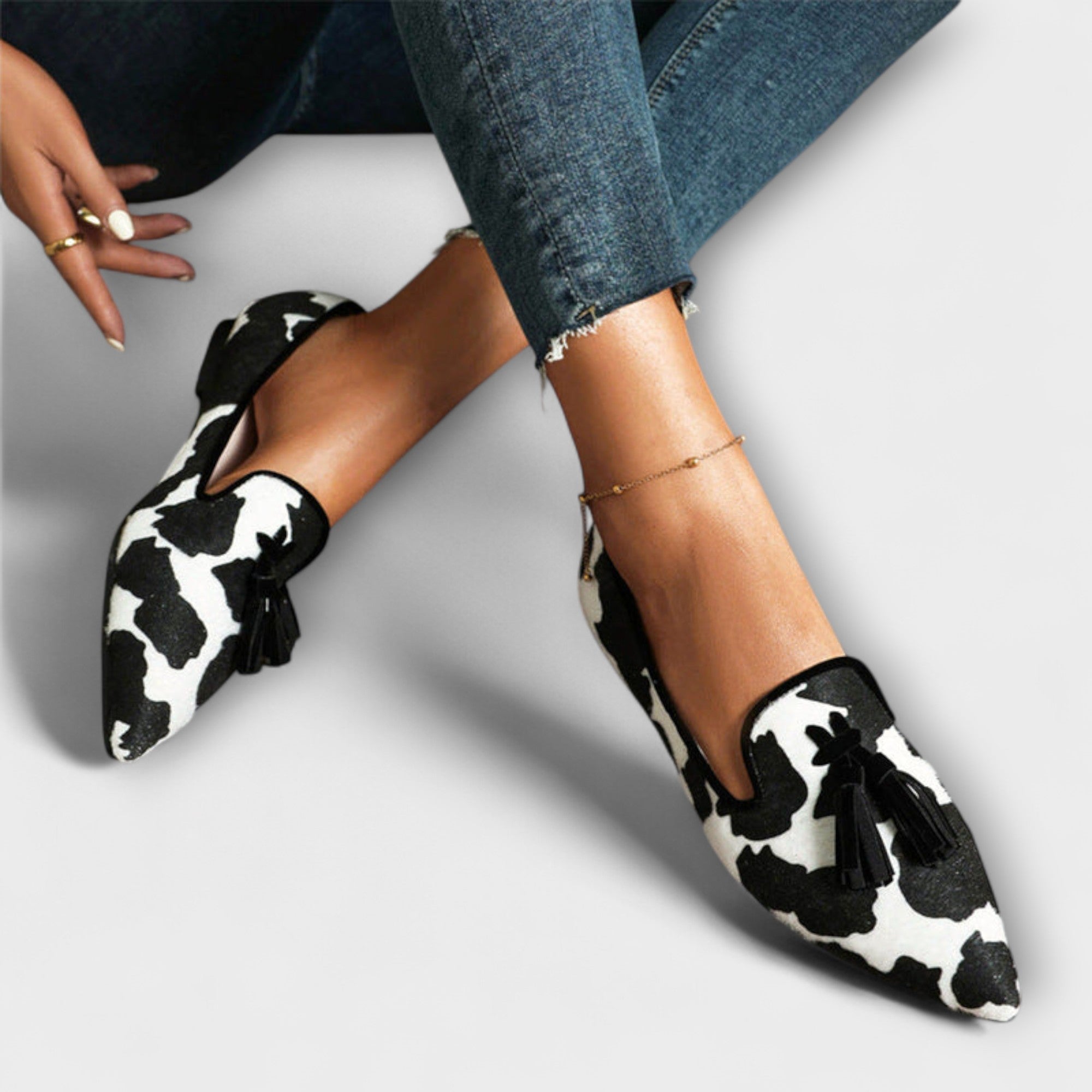 Pointed-Toe Tassel Loafers