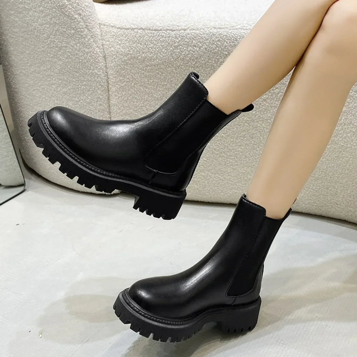Women’s Chunky Chelsea Boots – Thick Sole Ankle Boots for Autumn and Winter Everyday Wear
