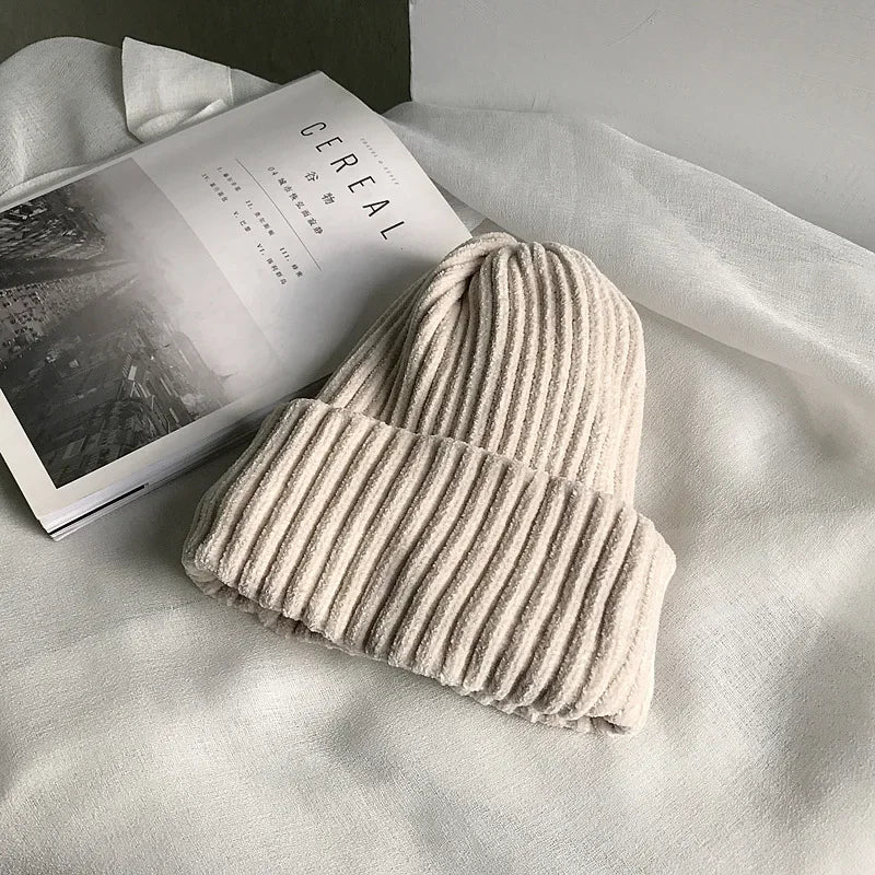 Men’s Soft Chenille Knitted Beanie – Ribbed Cuffed Warm Winter Hat for Everyday Cold-Weather Wear