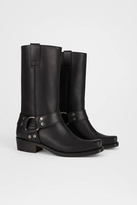 Hoge bikerlaarzen voor dames – met studs en harnasdetails, stijlvolle en duurzame streetwear-schoenen