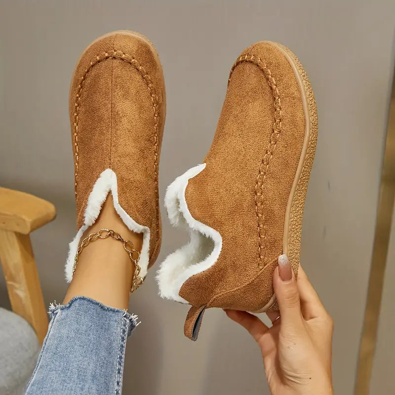 Women's Warm Faux Fur-Lined Slip-On Ankle Boots with Moccasin Stitching and Textured Rubber Sole – Cosy Casual Winter Walking Shoes for Comfortable Everyday Wear and Outdoor Outings