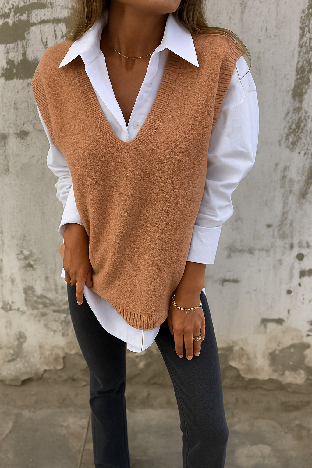 Reagan | V-Neck Sleeveless Knit Vest