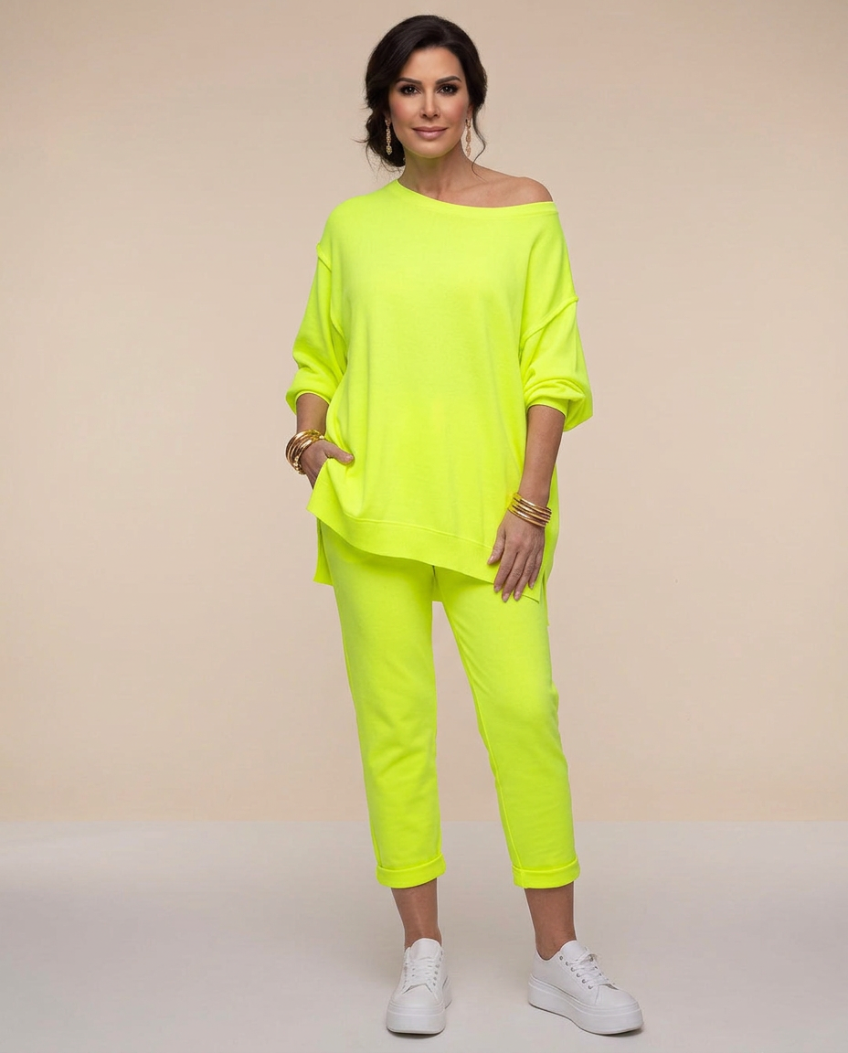 Almira | The Lounge Set